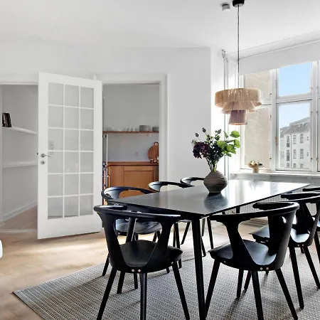 Sanders Stage - Endearing Three-bedroom Near Nyhavn Copenhagen