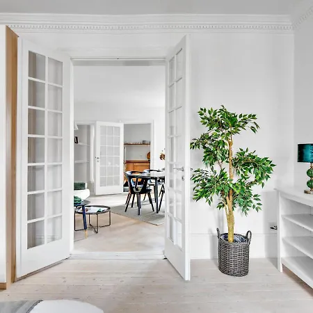 Sanders Stage - Endearing Three-bedroom Near Nyhavn Κοπεγχάγη